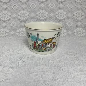 Carrigaline Pottery Republic of Ireland Cottage Planter Cachepot Shamrock Vase